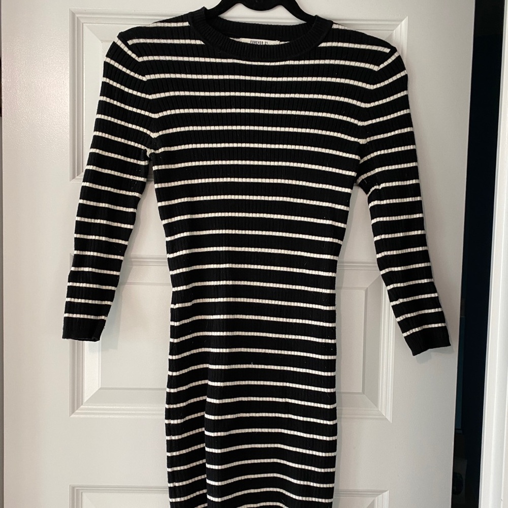 👗 BOGO 50% Black and white striped sweater dress